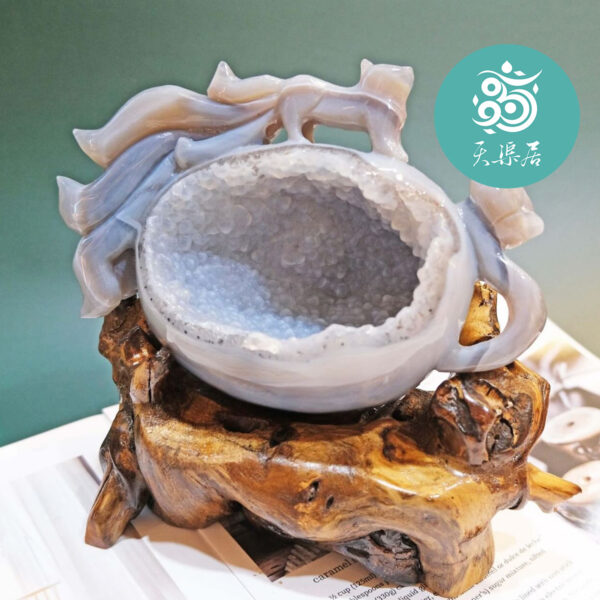 藍紋瑪瑙狐仙晶洞